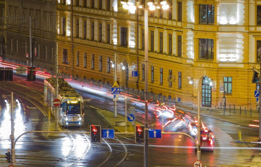 Wrocław. Rozpoczyna się wymiana rozjazdów na pl. Jana Pawła II. Na razie niewielkie zmiany w ruchu