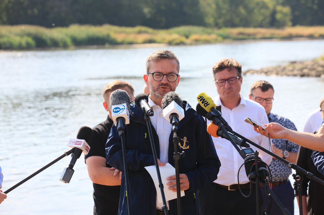 Minister chciał się kąpać w Odrze. Nieoficjalnie: poniósł karę