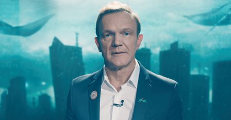 "Ślepnąc od świateł": Cezary Pazura o kontrowersyjnej roli