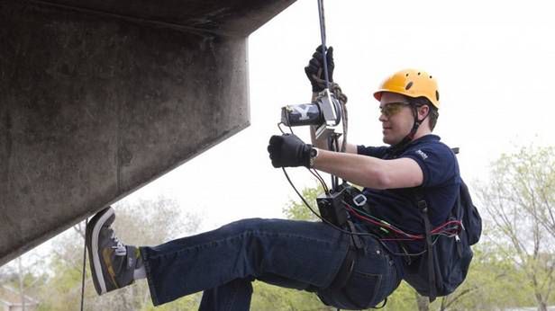 Studenci skonstruowali wyciągarkę Batmana. Wspinaczka będzie jeszcze łatwiejsza 1