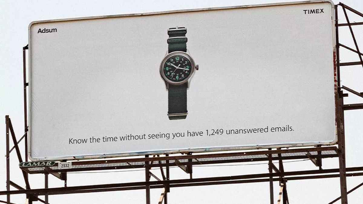 Timex wytyka wady smartwatchów, choć sam je robi