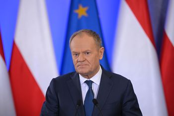 Tusk zdradza, co Nawrocki zrobi ws. SAFE. "Dotarły informacje"