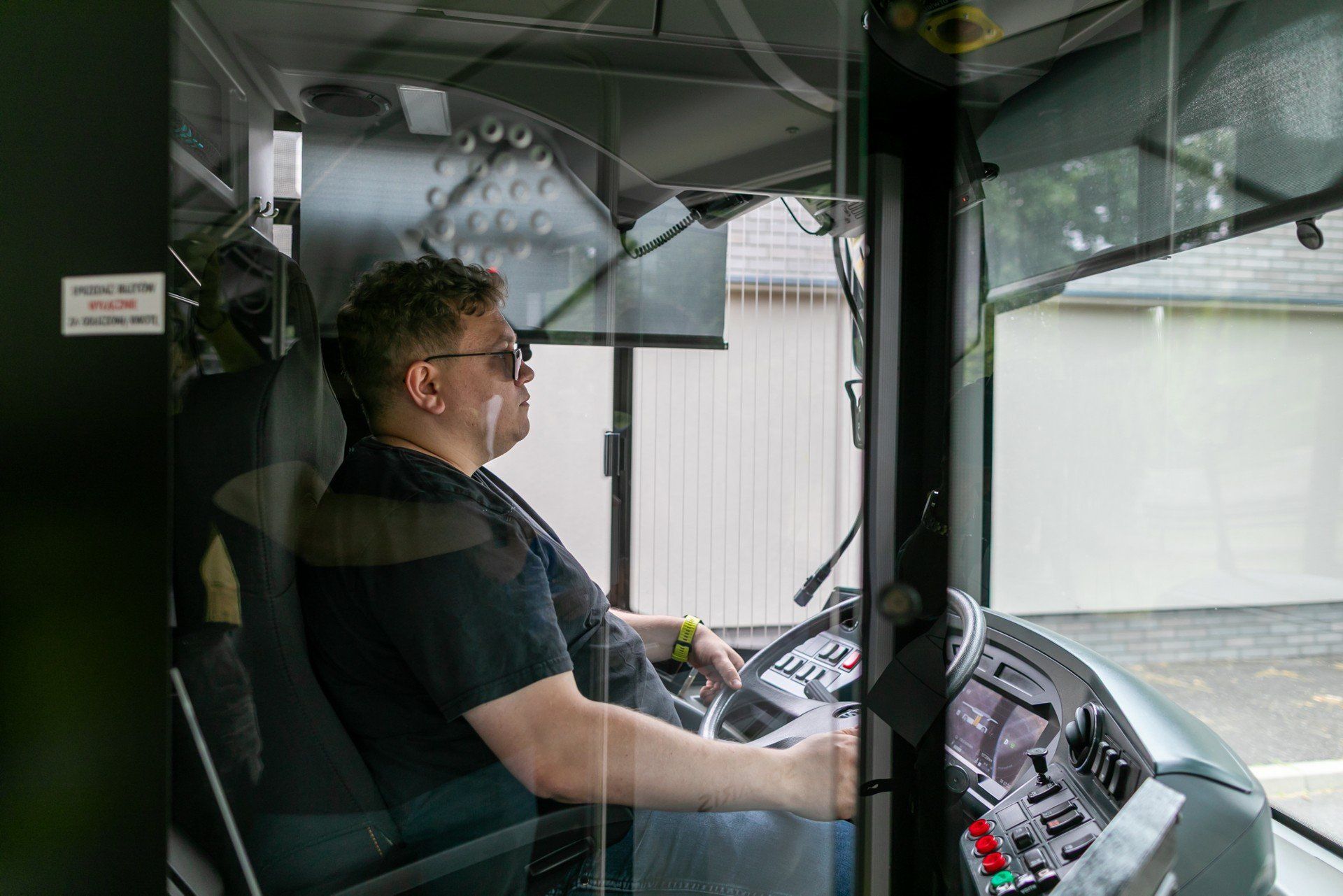 W ramach inwestycji zakupionych zostanie 11 autobusów.