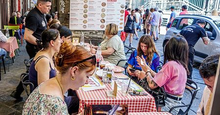 Nowy zakaz we włoskim mieście. Restauratorom grożą wysokie kary