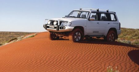 Nissan Patrol Simpson - przez pustynię, na pustynię