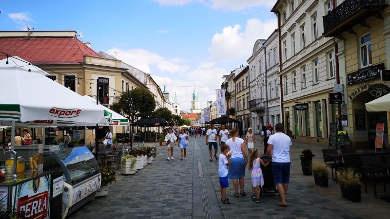 lublin deptak krakowskie przedmieście ogródki gastronomiczne restauracyjne turyści