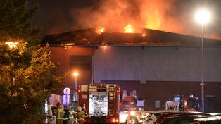 Poznań: Prokuratura wszczęła śledztwo w sprawie pożaru Galerii Podolany. Zwarcie w papugarni na razie niepotwierdzone