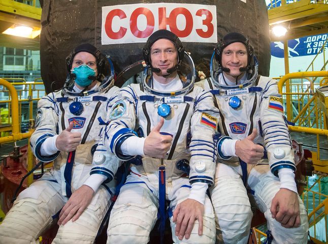 Astronauci, którzy polecą na ISS w ramach "Ekspedycji 64".