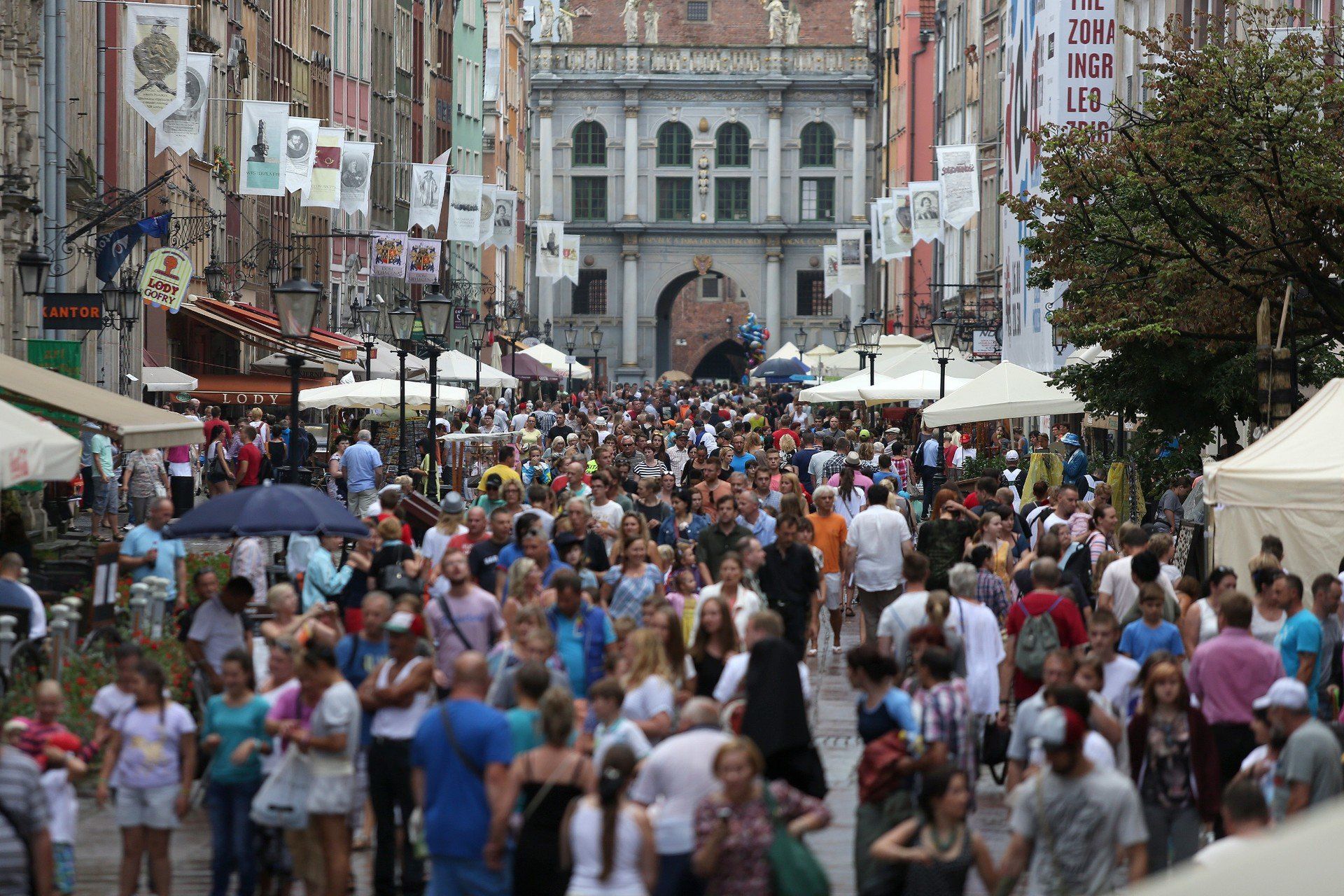 Skurczenie się produkcji i zaległości miało również wpływ na rynek pracy. Sierpień przyniósł kolejne zwolnienia pracowników, co wpisuje się w ogólną tendencję redukcji etatów., fot. ilustracyjne K. Misztal/Polska Press
