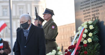 W sieci zawrzało. Polacy komentują środowe zdjęcia prezesa PiS