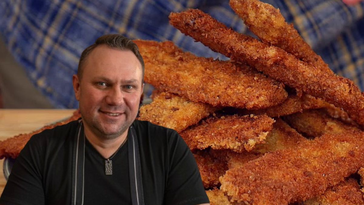 Biorę boczek i nacieram przyprawami. Przepis podpatrzyłam u Strzelczyka.