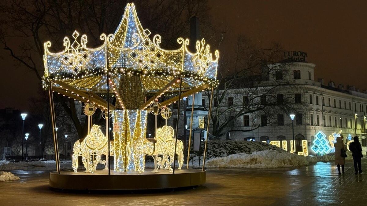 Karuzela świąteczna na Plac Litewski