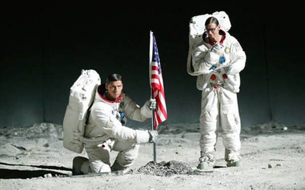 Muzycy też mają swój udział w eksploracji Księżyca! (Fot. Rammstein.com)