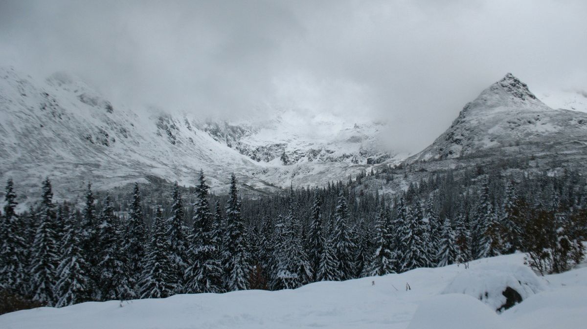 Tatry. Lawina porwała 3 turystów