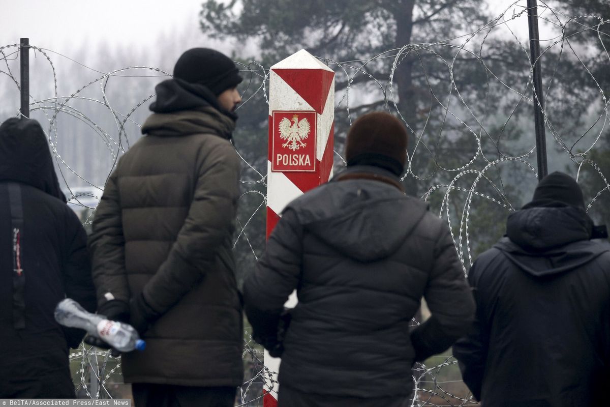 Kolejni migranci trafiają na granicę polsko-białoruską. Niepokojące nagrania w sieci. Zdjęcie ilustracyjne wykonane 14 listopada na terytorium Białorusi 
