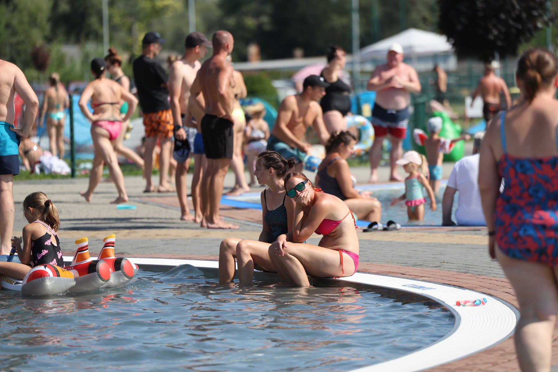 Popularne śląskie kąpielisko oblężone. Dziki tłum szuka ochłody w upały