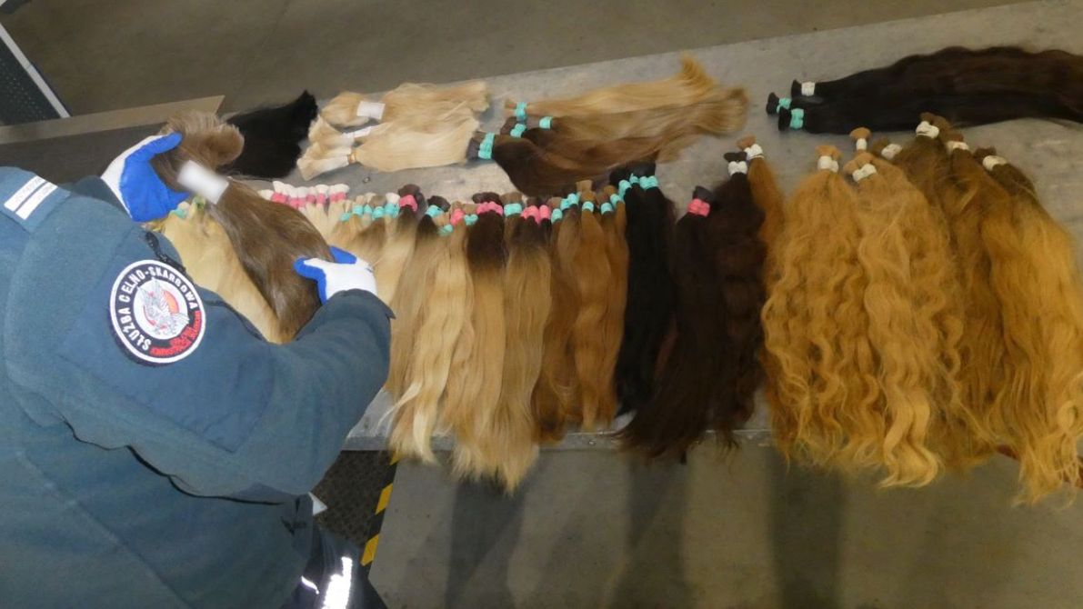 Podkarpacie. Obywatel Ukrainy przewoził 18 kg włosów