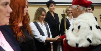 Legnica: Wyższa Szkoła Medyczna rozpoczęła kolejny etap kształcenia pielęgniarek
