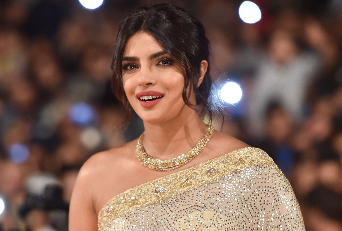 Priyanka Chopra wyznała, że o mały włos nie powiększyłaby sobie piersi