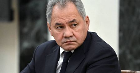 Siergiej Szojgu w Ukrainie. Przeprowadza inspekcję wojska