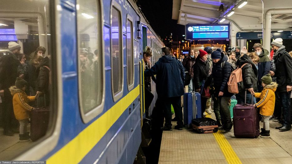 Obywatele Ukrainy przyje?dzaj? do Polski
25.02.2022 Warszawa Obywatele Ukrainy przyjezdzaja do Polski uciekajac przed wojna, przyjazd pociagu z Kijowa, fot. Tomasz Jastrzebowski/REPORTER
Tomasz Jastrzebowski/REPORTER