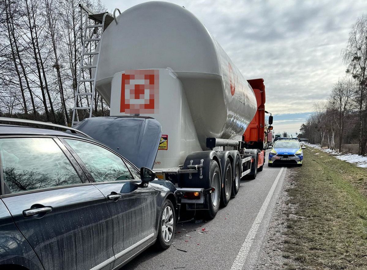 Lubelskie: Popędzał klaksonem i zajechał drogę. Doprowadził do kolizji