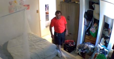 Kobieta wynajęła mieszkanie. Po cichu nagrała właściciela w swojej sypialni