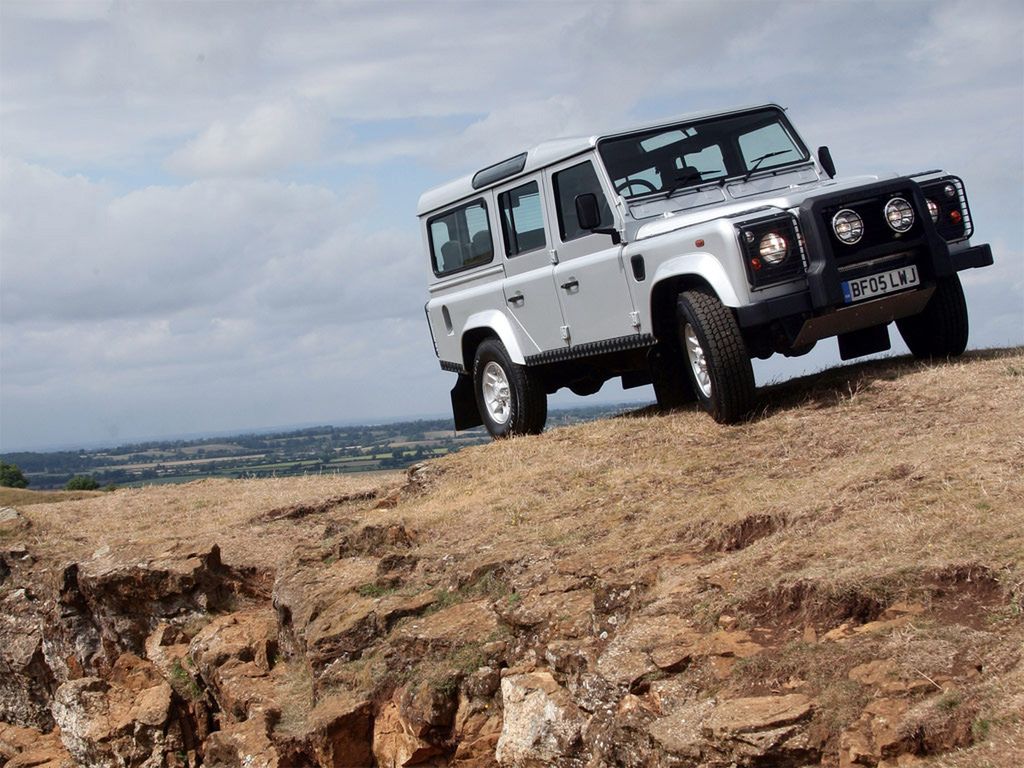 Land Rover Defender Silver Limited Edition (2005)