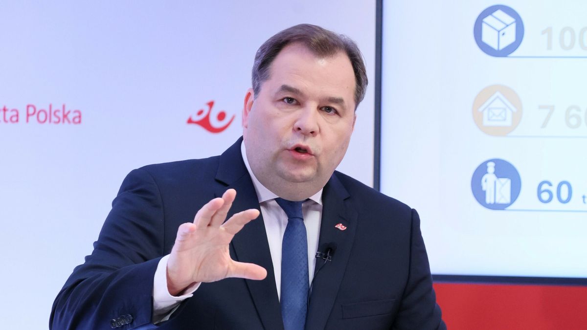 Sebastian Mikosz, prezes Poczty Polskiej