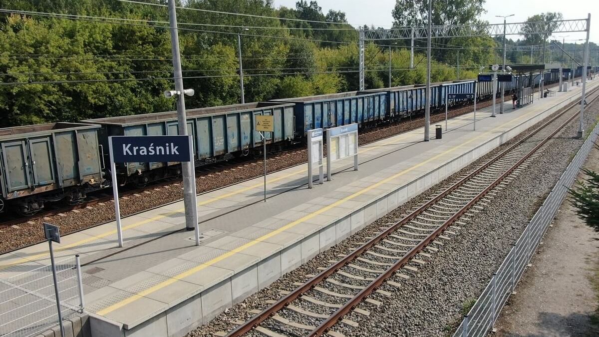 Pociąg towarowy na stacji Kraśnik