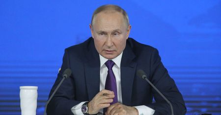 Starszy, "napompowany lekami" pan. Ekspert ocenił wystąpienie Władimira Putina