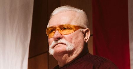 Zaskakujący wpis Wałęsy o szczepieniach. Wirusolog dla WP: Absurdalne