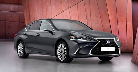 Lexus ES pokazuje, że da się zrobić skromny, ale widoczny lifting