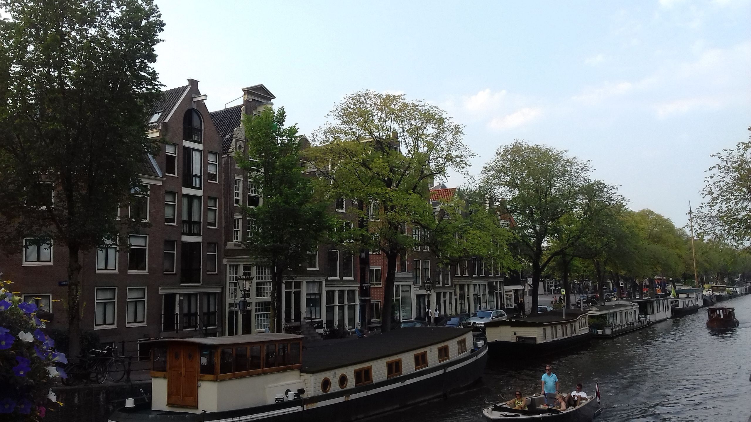 Kanały  Amsterdamie robią wrażenie