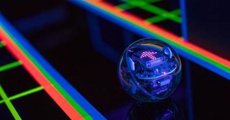Sphero Bolt, czyli nauka przez zabawę wchodzi na kolejny poziom