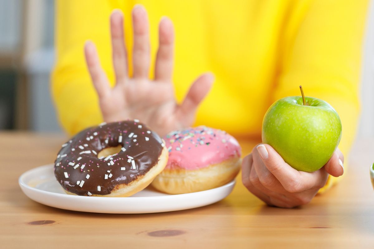 Jak przestać jeść słodycze? Oszukaj apetyt na słodkie w 4 krokach