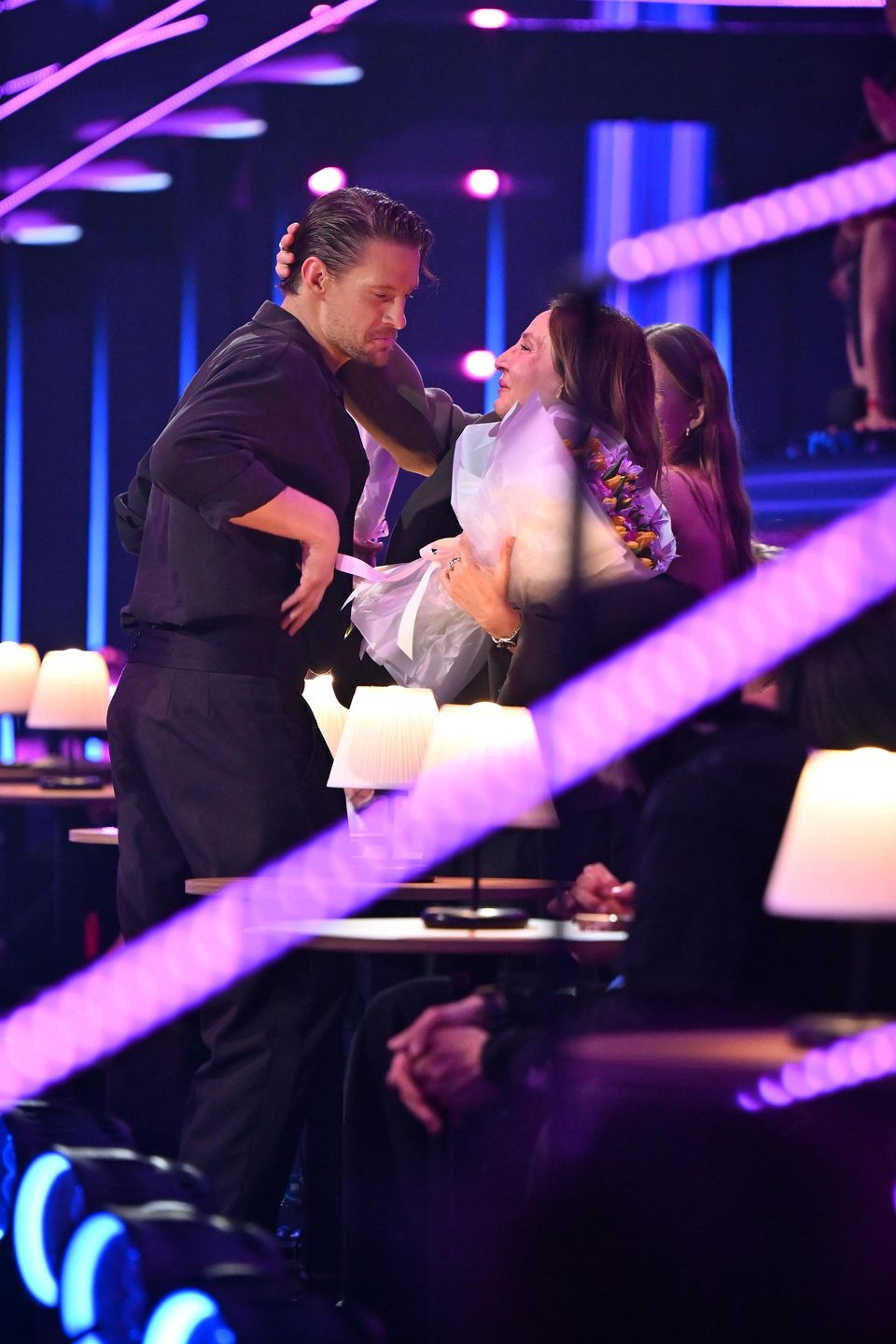 Sebastian Fabijański z mamą