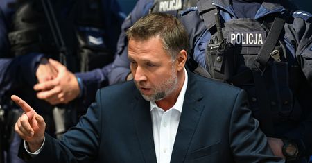 "Nie ma mojej zgody". Minister komentuje ustalenia WP ws. policjantów
