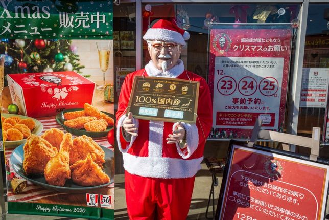 Nietypowa tradycja świąteczna w Japonii - kupowanie specjalnych zestawów w KFC