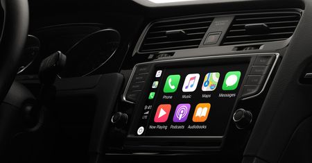 BMW każe płacić za Apple CarPlay. Argumentacja producenta jest śmieszna