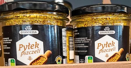 Najzdrowszy produkt z ula znajdziesz w markecie za małe pieniądze. Stosuj łyżkę dziennie