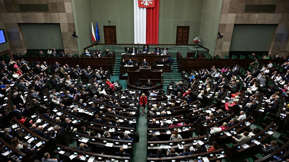 obrady Sejmu
Warszawa, 25.07.2025. Pos�owie na sali plenarnej Sejmu w Warszawie w ostatnim dniu posiedzenia, 25 bm. Sejm zajmuje si� m.in. rz�dowym projektem reformy szpitali, kt�ry zak�ada elastyczne przekszta�canie oddzia��w i ��czenie szpitali przez samorz�dy. (amb) PAP/Radek Pietruszka
Radek Pietruszka
10 10., kadencja, kadencji, obrad, plenarna, polityk, polityka, posiedzenie, sala, sala plenarna, sejm, sejmu