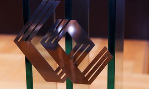 Fala czerwieni dotarła do Europy. Giełdy reagują na eskalację konfliktu