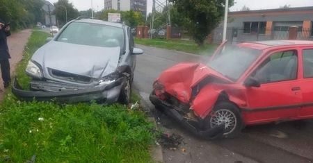 Zderzenie dwóch pojazdów na Świętokrzyskiej