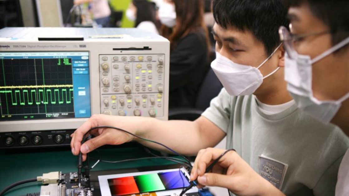 Samsung Galaxy Note 20 Ultra ma wyjątkowo energooszczędny wyświetlacz. Oto dlaczego 1