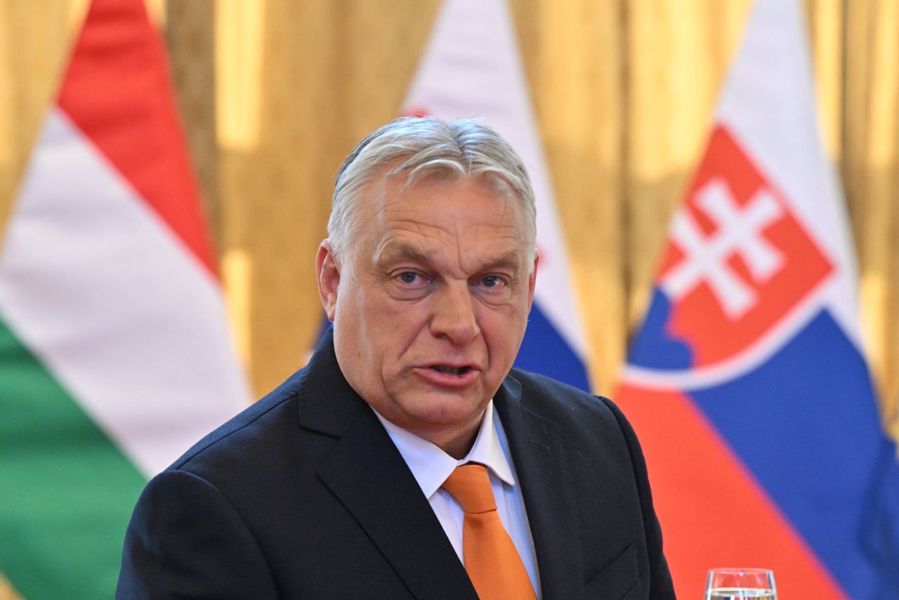 Hungary and Ukraine in diplomatic standoff over spy claims