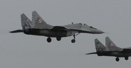 Myśliwce MiG-29 nadal w Polsce. Szef BBN nie kryje zdziwienia