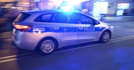 Chciał zaatakować siekierą. 27-latek otworzył ogień