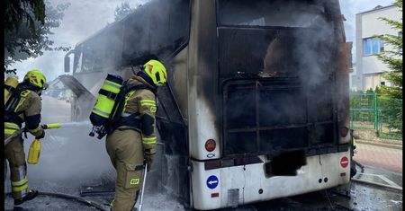 Feralna wycieczka. Autobus zapalił się, zanim dzieci wsiadły