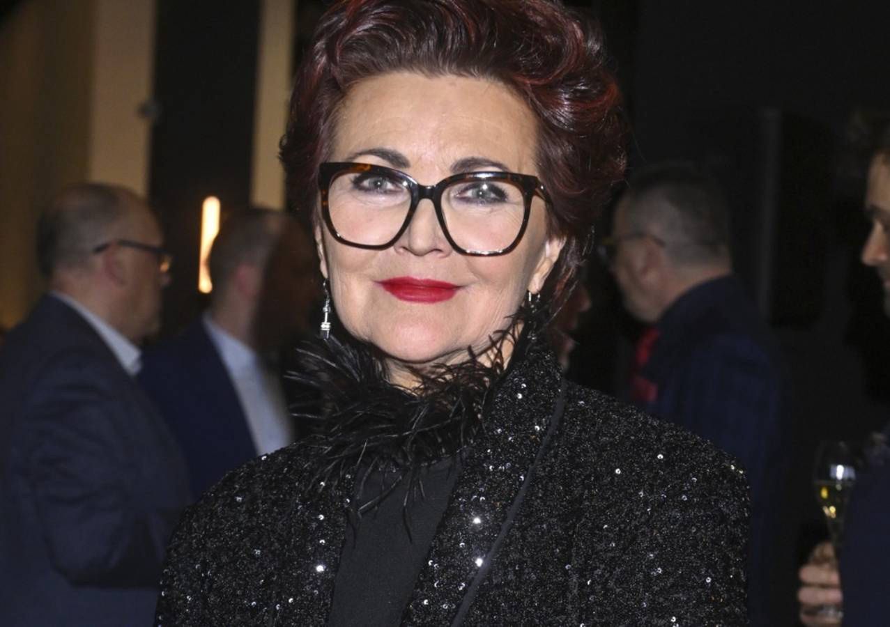 Jolanta Kwaśniewska postawiła na cekinowy garnitur